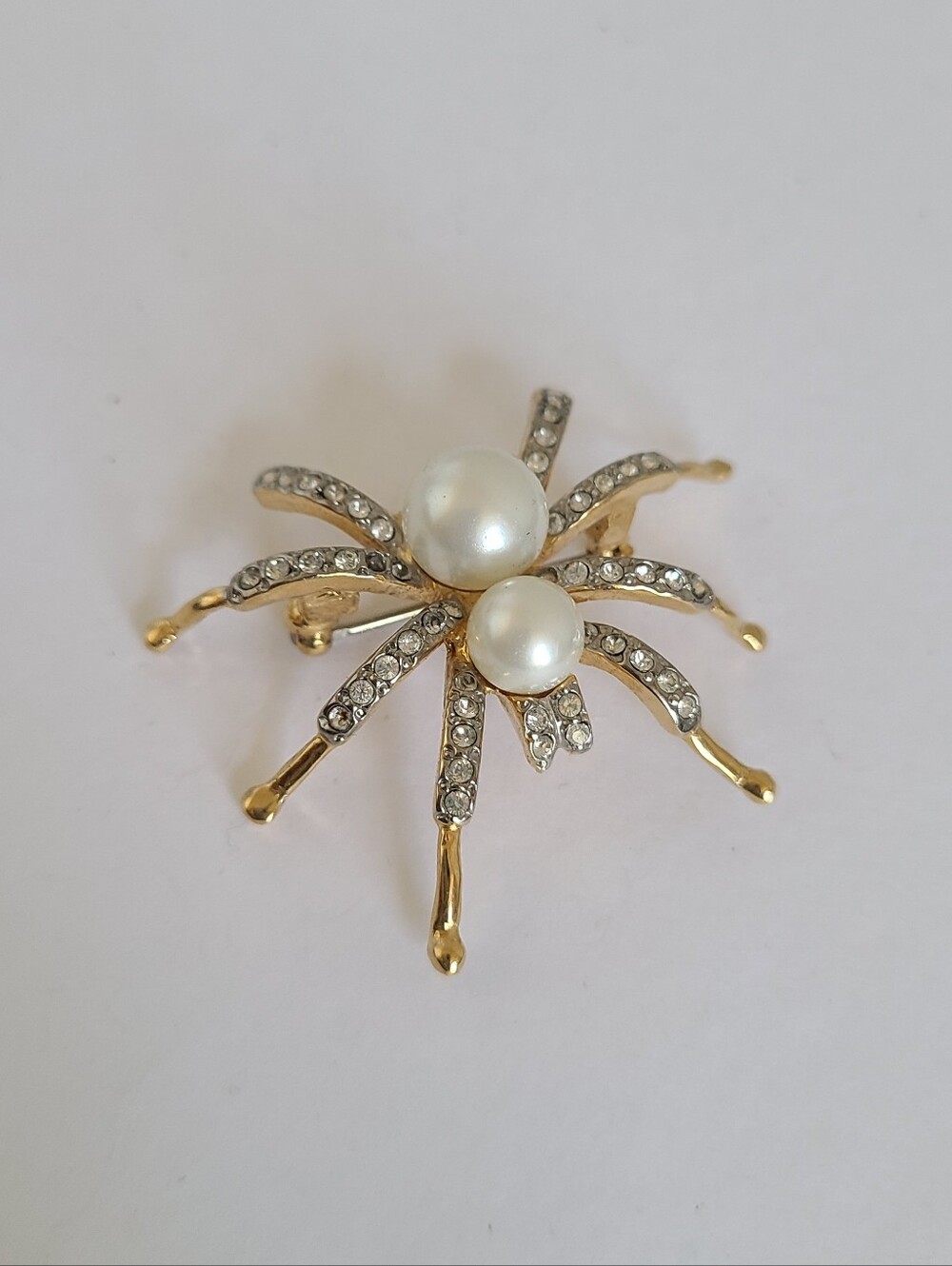 Vintage Buter Gold Tone Pearl Rhinestone Crystals Luxury Spider Brooch Pin